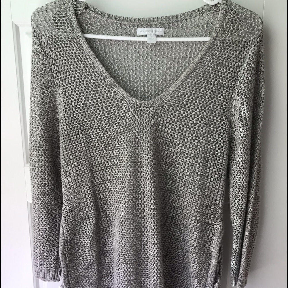 Light-weight fish-net sweater